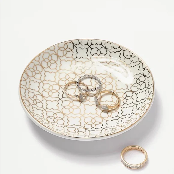 Kendra Scott Logo Ring Dish - Picture 6 of 7